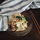 Cooked a quick and easy dinner, stir-fried udon.