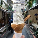 Whisky Honey Soft Serve, feel so shiok to eat ice cream in this cold weather.