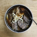 People always say that taxi drivers can recommend good food, came to this beef noodles place recommended by a taxi driver.