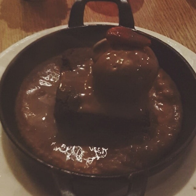 Sizzling Brownie with Oreo Ice Cream😍😍😍 #desserts #sizzling #brownie #icecream #instafood #foodporn #foodies #foodstagram #chocolate