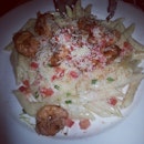 Shrimp alfredo ♡♡ #pasta #fave #delish #chilis #nomnom #saturdate #nodiet #foodie #foodcoma #foodtography