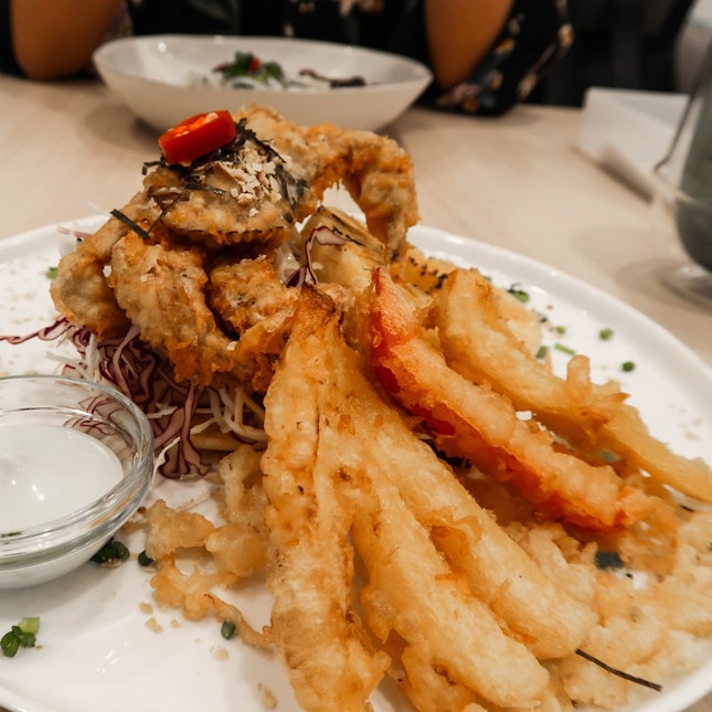 Crunchy Tempura Soft Shell Crab Paired With Buttery Pancakes ($17.90)