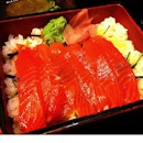很紅的sashimi哈哈哈哈！✌ 今天看了一整天看「我和殭屍有個約會」哈哈哈真的很好看！好可愛的殭屍😂 #japanese #food #sashimi #sunday #dinner #instaphoto