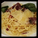 Spaghetti cabonara for my hun~ #pasta#spagetti#cabonara#beefbacon#mushroom#basilleaf#instafood#instalife#foodporn#pastalover#delicoius#yummy#awesome