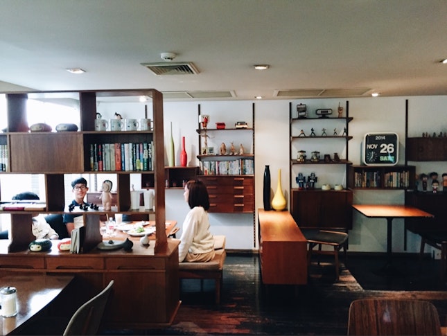 Cafe, Bar & Restaurants ||                                                     Reviews ✒️