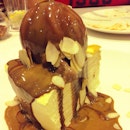 Mocca Crepes Cake 😋 #weekend #surabaya #hangout #tonite #dessert #yummy #delicious #fat #dietwhatdiet #dietstarttommorow #kittencindy #instafood #instagram #foodgasm #foodporn