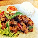 Tau Hoo Phat Krapow (Rice w basil tofu)