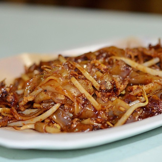 Despite a long queue, it is in our humble opinion, one of the best char kway teow in Singapore, local delicacy at its best!