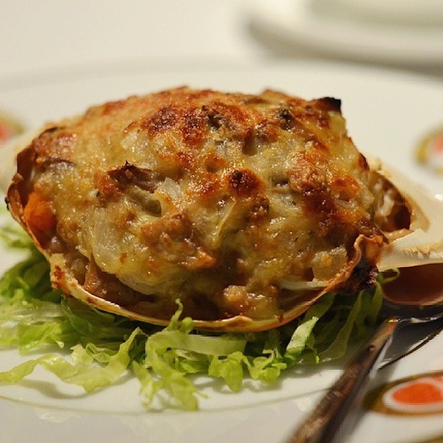 Delicious baked stuffed crab shell with crab meat, onion and mushroom!