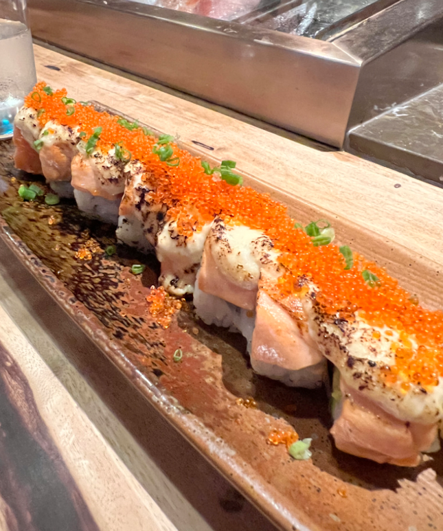 Salmon aburi sushi