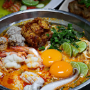 When holidaying in Bangkok, throw away your diet plans momentarily and indulge in as much street food as you can, even to the point of having supper even after you have a full dinner. 