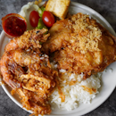 Smash! opened since December, located at Ang Mo Kio Hub, is serving Nasi Ayam Penyet and  many other variations for customer to choose, with their homemade spicy sambal.