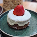 Strawberry Cheesecake Teacake ($7.20)