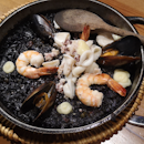 Squid ink paella small 47++