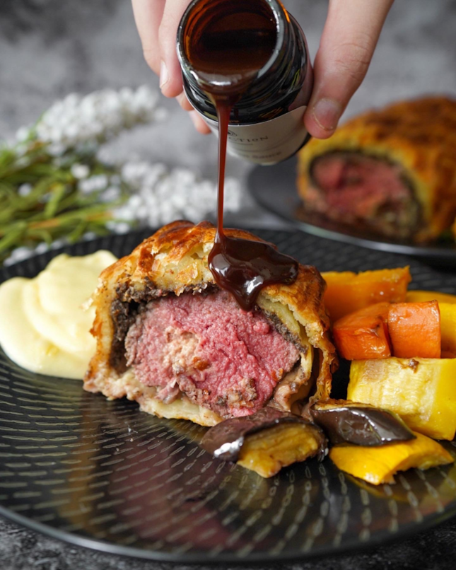 Chef-Owner François Mermilliod of Bar-A-Thym, soft launched 2 new delivery-only culinary concepts over the festive period last December. Puff-Fiction.com which specialises in his famous Beef & Trout Wellingtons and Noisette.sg - a French Patisserie.