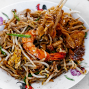 Standards seemed to have dropped at Dong Ji Fried Kway Teow as the once famed stall has lost its magic. 