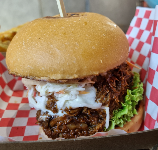 Pulled Chick Burger (2/5⭐) $12.9