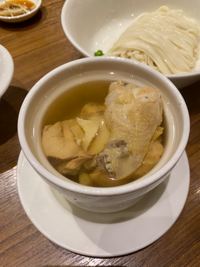 Steamed Chicken Soup with Noodle