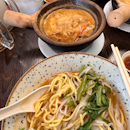 Shabu prawn noodle with yellow mee (soup)