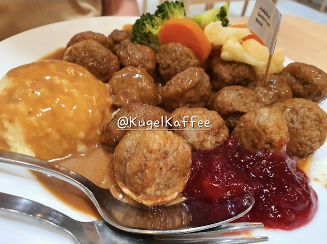 16 Swedish meatballs with mashed potato and mushroom soup ($12.50)