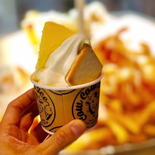 Late to the party but I guess it’s never too late to try the cheese soft serve sundae at @tokyomilkcheesesg .