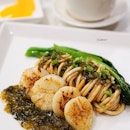 Feeling under the weather, but this Braised Fish Noodles by Chef at #RoyalPavilionSG #ParkRegisSingapore was worth it.