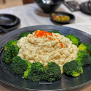 Egg white with crab meat and broccoli 
