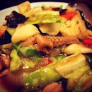 #chinesefood #chinese #chopsuey #vegetabledish #vegetables #meat #corn #cabbage #carrots #squid #mushrooms #food #dinner #dish #salido #lido