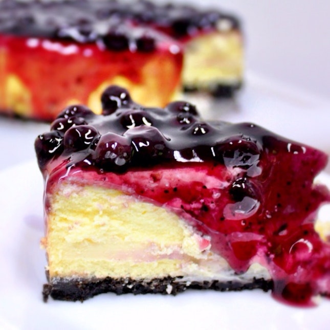 Easy To Make Blueberry Cheesecake With Oreo Base. If Only I Have An Oven And Bigger Kitchen!