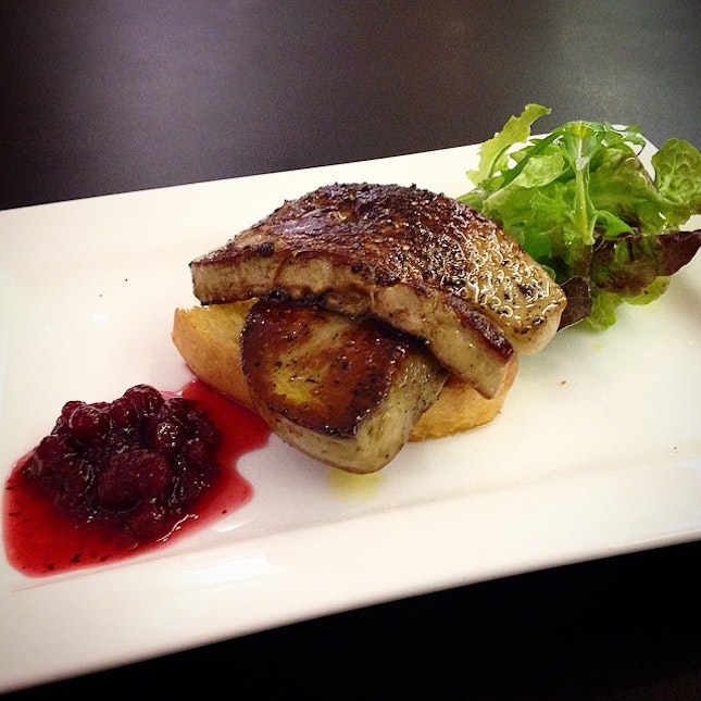 Pan-fried foie gras ($16) with toasted brioche and cranberry compote.