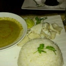 Cuttle Fish With Green Curry and Steamed  Rice