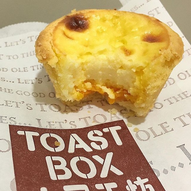 The golden lava egg tart from @toastboxsg is really quite the bomb.