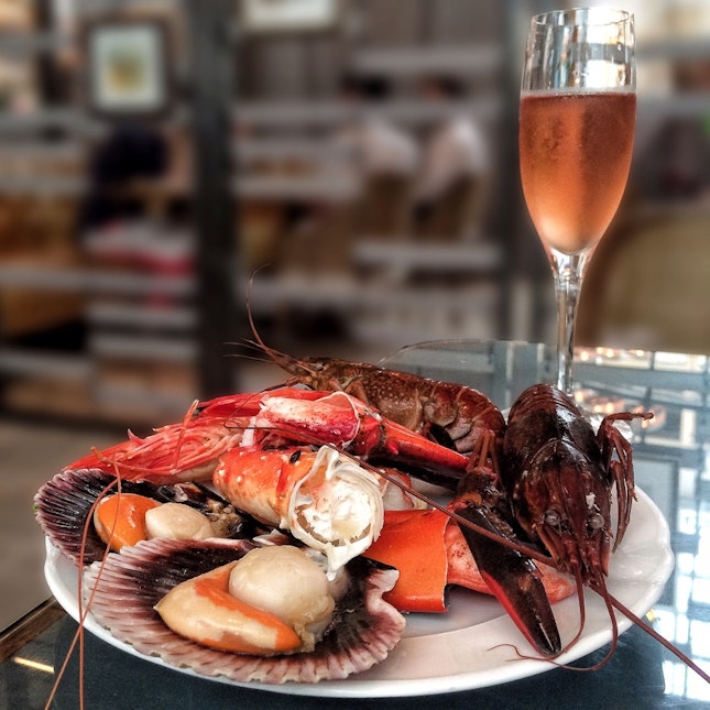 Seafood is the star at Colony's Sunday Brunch