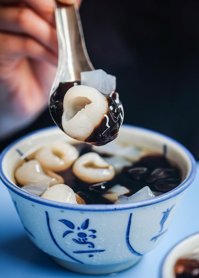 The Original Recipe Remains Unchanged and the Grass Jelly is Made by Hand!