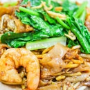 Healthy’ Char Kway Teow Loaded With Vegetables in Golden Mile Food Centre
