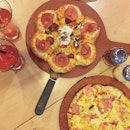 Pizza date on TGIF🍕☺️