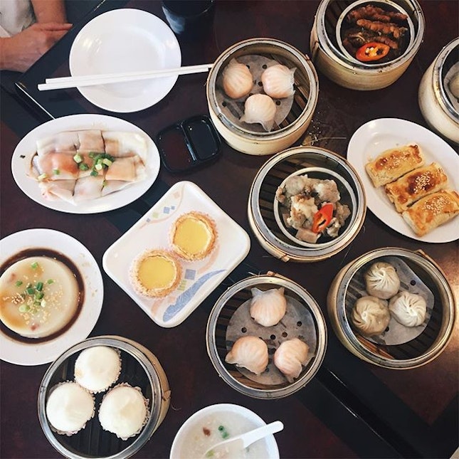 Checking it this new #dimsum spot in the 'hood.