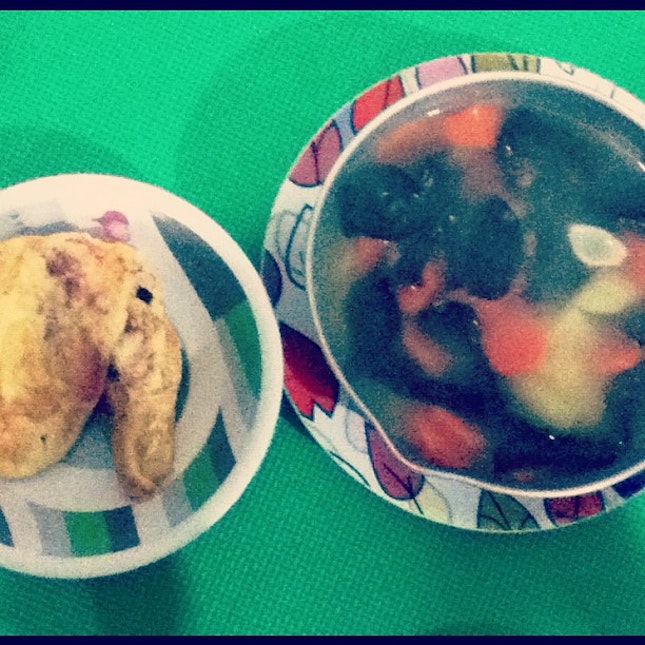 Vegetable soup + sausage omelette @rosadiningsih #food #masterpiece