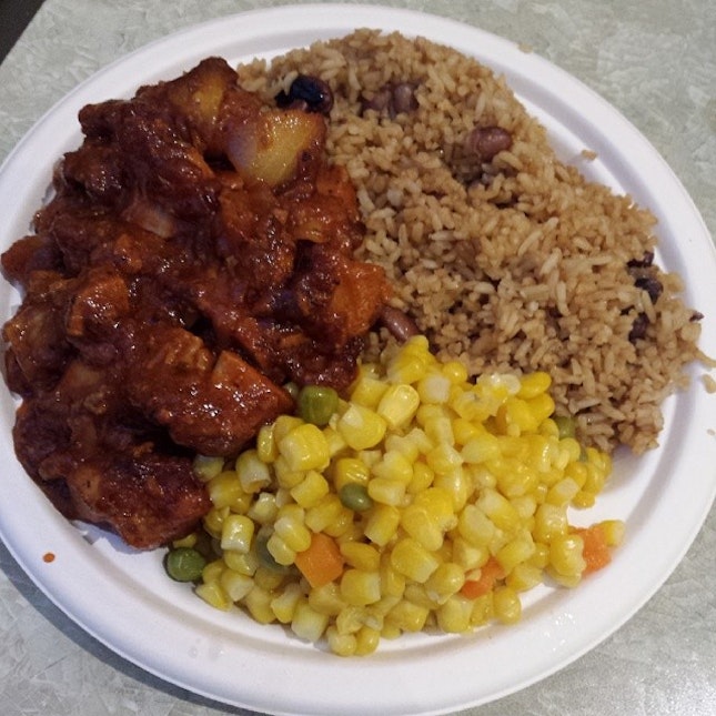 29 April 2014 - Cajun Chicken with corn and fried rice in Cajun & Grilled.