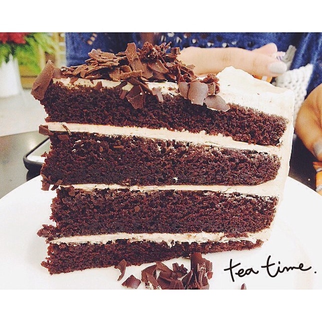 my happiness lies in within a slice of cake 🍰 #cake #chocolate #sweettooth #dessert #foodsg #fabulousbakerboy #celebration