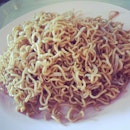 Today's lunch was nothing special - plain vegetarian noodles with bean sprouts.
