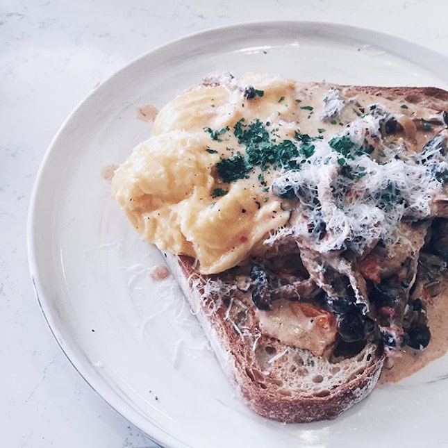 Creamy mushrooms on sourdough with scrambled eggs for brunch on a nice Saturday afternoon 😌✨