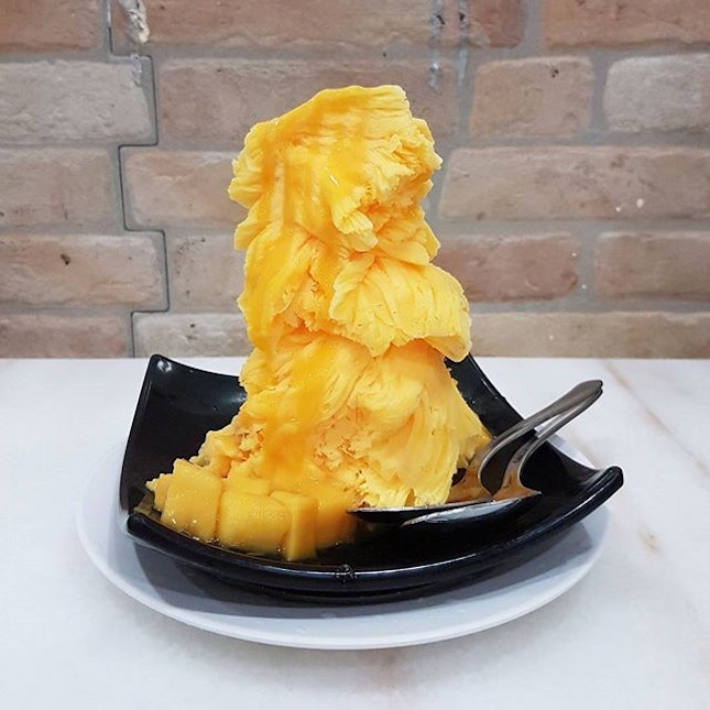 How about this {Mango Snow Ice} for you to end off the weekend on a sweet note?