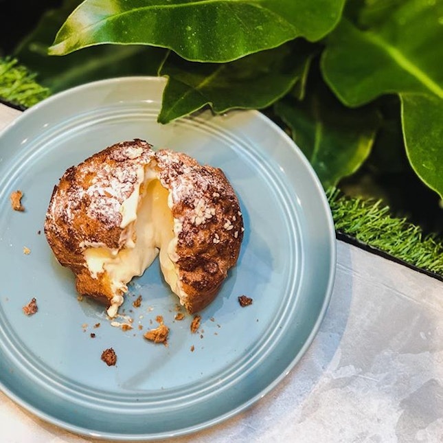 Cream puff - SGD4.50 🍰
•
Taste like heaven, and sweet dreams come true.