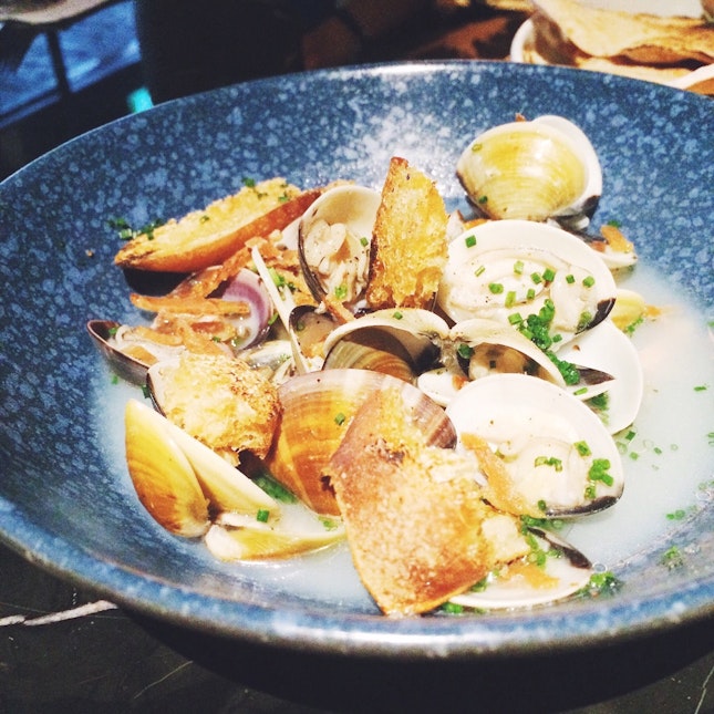 Steamed Little Neck Clams ($16)