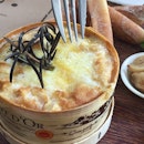 Good afternoon, it's tempting Wednesday time: baked Mont d'or cheese wheel from @wineconnectionsg.