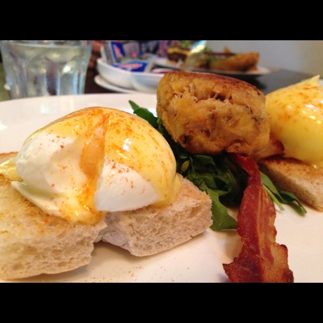 Crab Cake And Eggs Benny