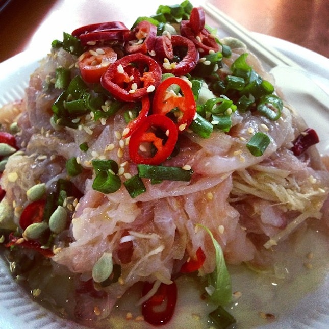 Sashimi salad - Chinese style.