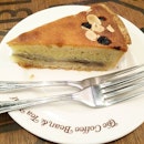 Banana tart (which was more like a banana cake) for dessert ~~ [$6.50] #thecoffeebean thanks to #eatigosg for the vouchers!