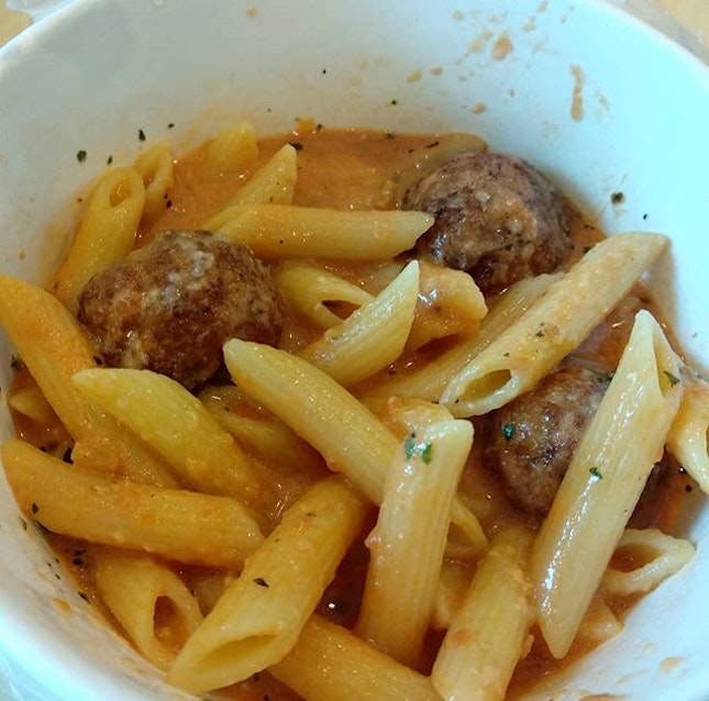 Once upon a thyme's meatball spicy tomato cream penne pasta!